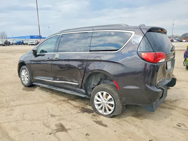 2C4RC1BG8HR542916 2017 CHRYSLER PACIFICA - Image 2