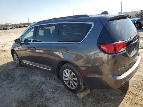 2C4RC1BG8HR551325 2017 CHRYSLER PACIFICA - Image 2