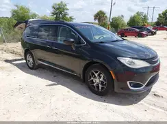 2C4RC1BG8HR553009 2017 CHRYSLER PACIFICA