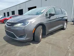 2C4RC1BG8HR569386 2017 CHRYSLER PACIFICA