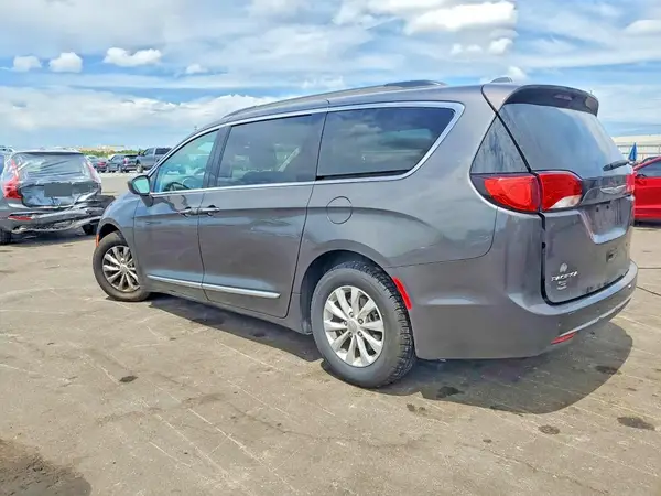 2C4RC1BG8HR569386 2017 CHRYSLER PACIFICA - Image 2