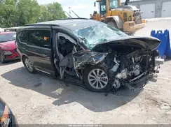 2C4RC1BG8HR569713 2017 CHRYSLER PACIFICA