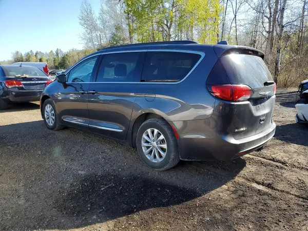 2C4RC1BG8HR571879 2017 CHRYSLER PACIFICA - Image 2