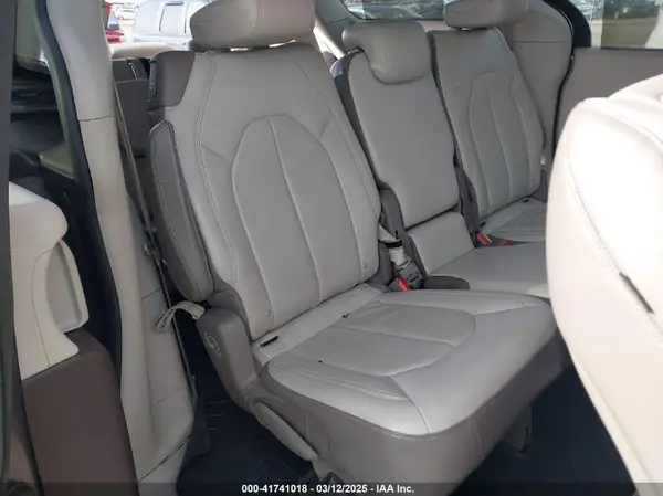 2C4RC1BG8HR578041 2017 CHRYSLER PACIFICA - Image 8