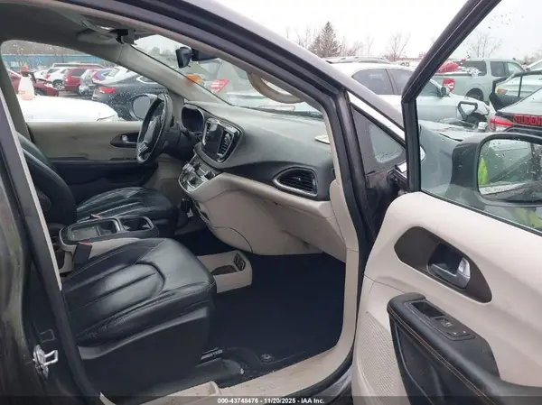 2C4RC1BG8HR587435 2017 CHRYSLER PACIFICA - Image 8