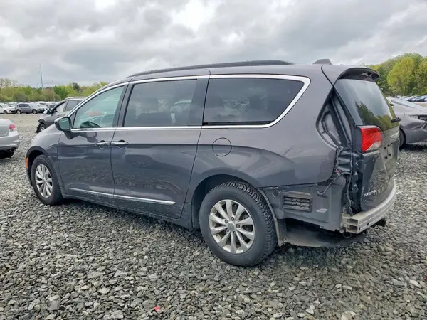 2C4RC1BG8HR592408 2017 CHRYSLER PACIFICA - Image 2
