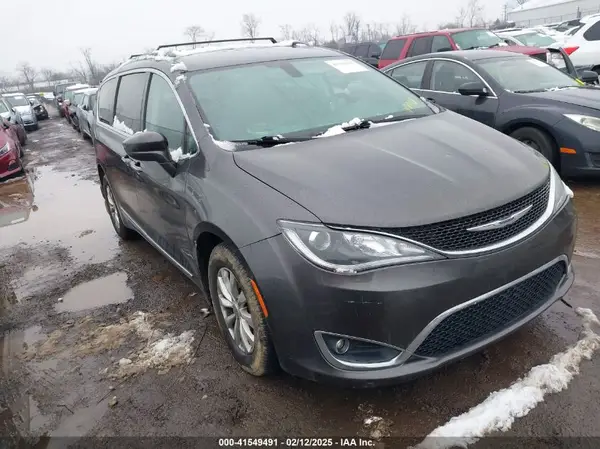 2C4RC1BG8HR593980 2017 CHRYSLER PACIFICA - Image 1