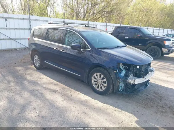 2C4RC1BG8HR594451 2017 CHRYSLER PACIFICA - Image 1