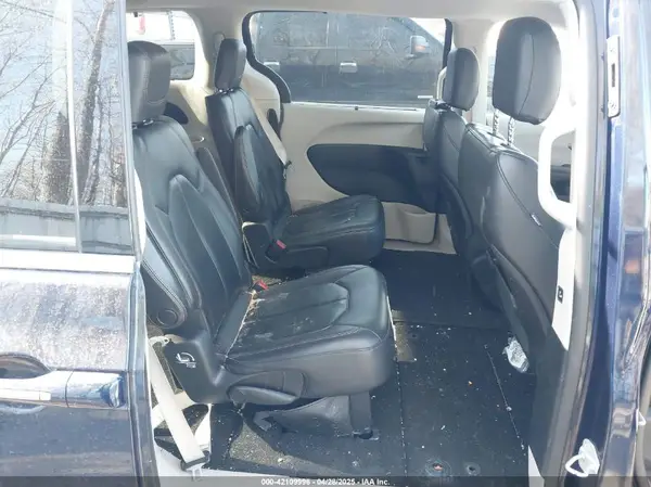 2C4RC1BG8HR594451 2017 CHRYSLER PACIFICA - Image 8