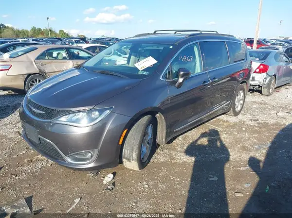 2C4RC1BG8HR610793 2017 CHRYSLER PACIFICA - Image 2