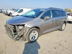 2C4RC1BG8HR628677 2017 CHRYSLER PACIFICA