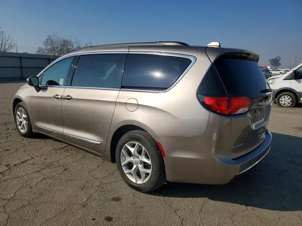 2C4RC1BG8HR628677 2017 CHRYSLER PACIFICA - Image 2