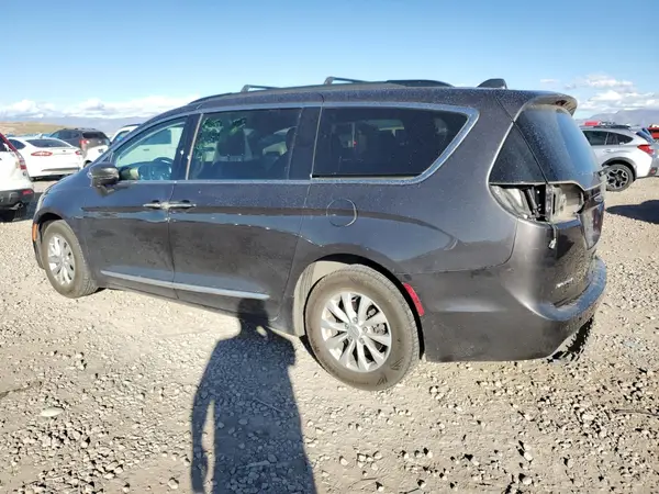 2C4RC1BG8HR633880 2017 CHRYSLER PACIFICA - Image 2