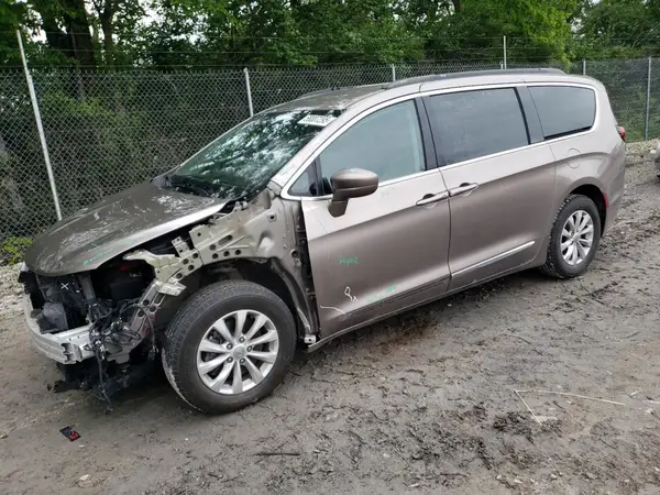 2C4RC1BG8HR653949 2017 CHRYSLER PACIFICA - Image 1