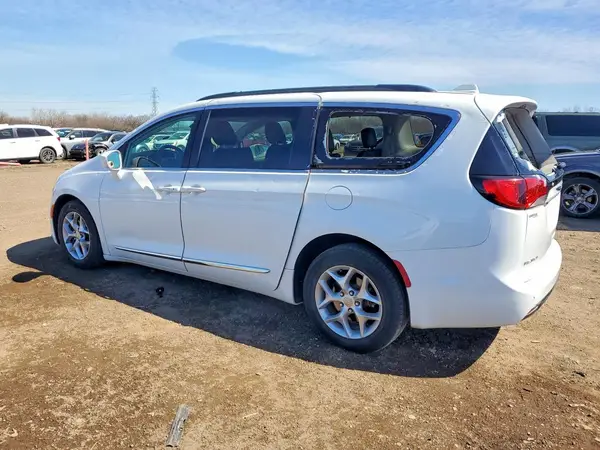 2C4RC1BG8HR668337 2017 CHRYSLER PACIFICA - Image 2