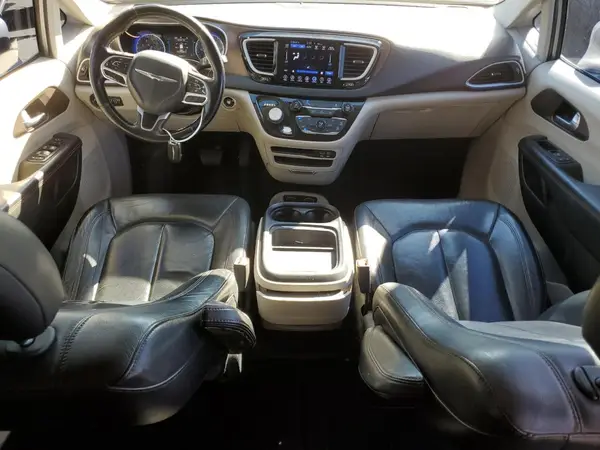 2C4RC1BG8HR668399 2017 CHRYSLER PACIFICA - Image 8