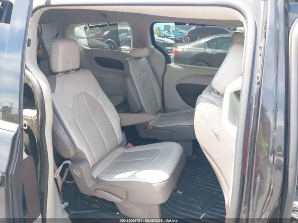 2C4RC1BG8HR688152 2017 CHRYSLER PACIFICA - Image 8