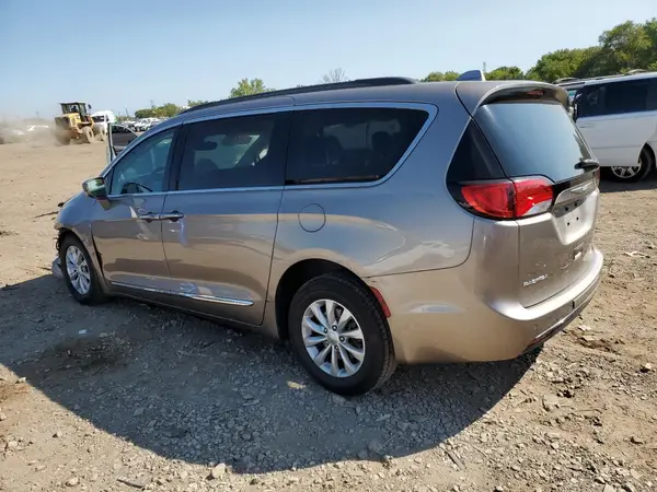 2C4RC1BG8HR705340 2017 CHRYSLER PACIFICA - Image 2