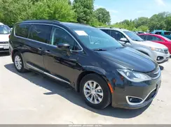 2C4RC1BG8HR711686 2017 CHRYSLER PACIFICA