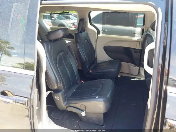 2C4RC1BG8HR711686 2017 CHRYSLER PACIFICA - Image 8