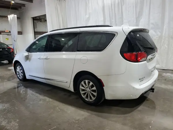 2C4RC1BG8HR711736 2017 CHRYSLER PACIFICA - Image 2