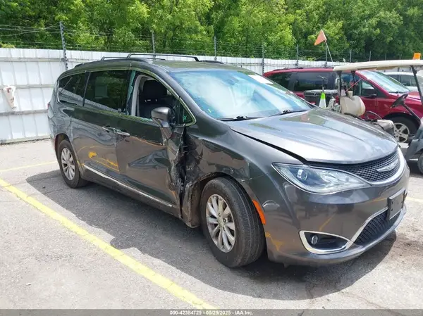 2C4RC1BG8HR720615 2017 CHRYSLER PACIFICA - Image 1