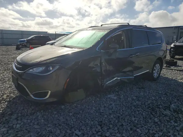 2C4RC1BG8HR730335 2017 CHRYSLER PACIFICA - Image 1