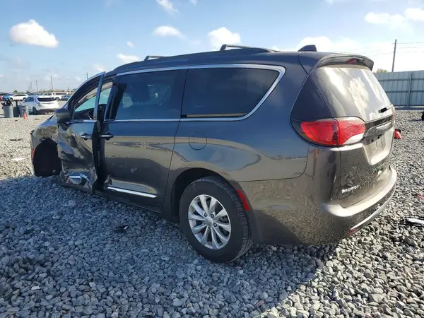 2C4RC1BG8HR730335 2017 CHRYSLER PACIFICA - Image 2