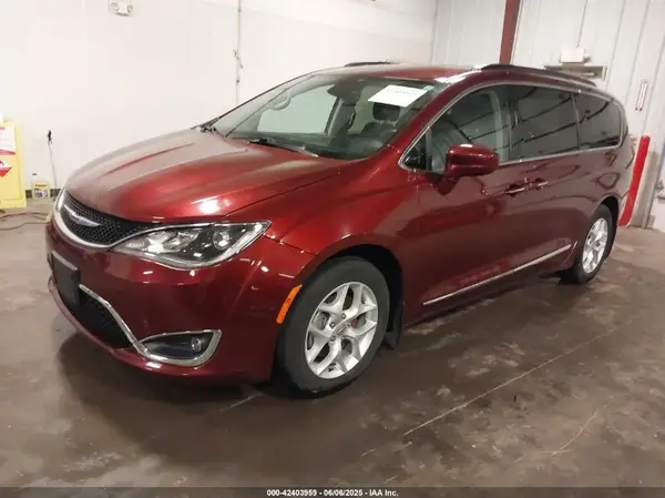 2C4RC1BG8HR743554 2017 CHRYSLER PACIFICA - Image 2
