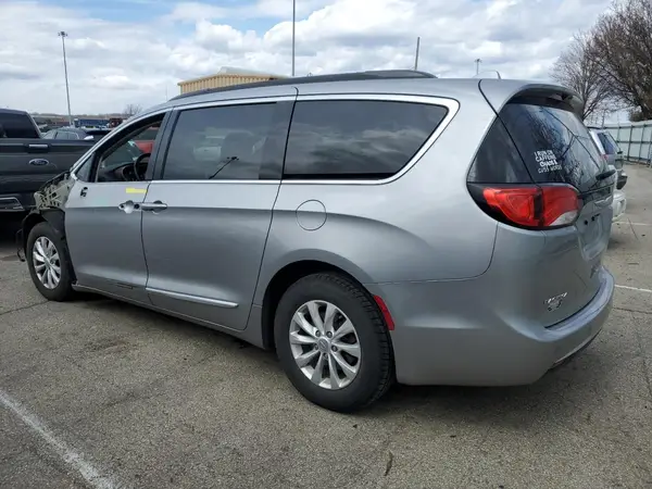 2C4RC1BG8HR744445 2017 CHRYSLER PACIFICA - Image 2