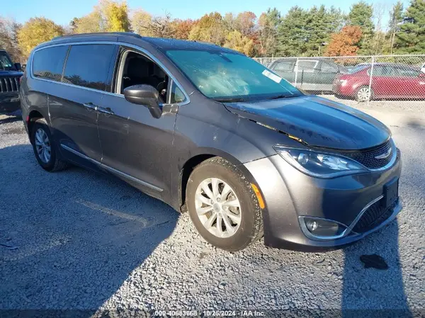 2C4RC1BG8HR745496 2017 CHRYSLER PACIFICA - Image 1
