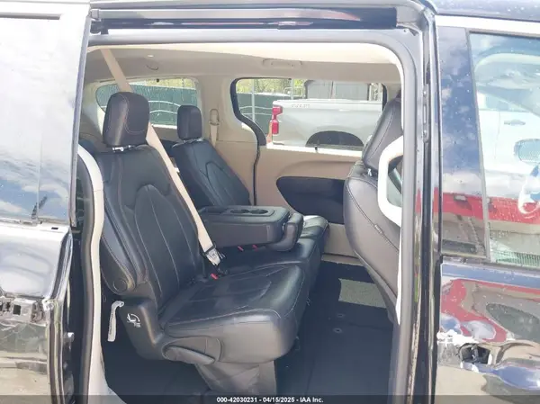 2C4RC1BG8HR747765 2017 CHRYSLER PACIFICA - Image 8