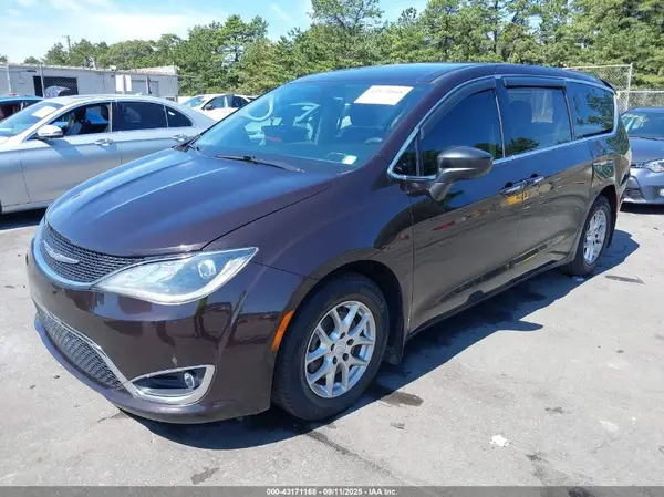2C4RC1BG8HR753078 2017 CHRYSLER PACIFICA - Image 2