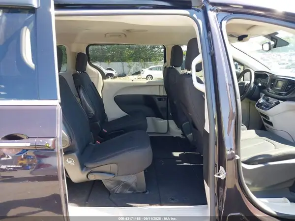 2C4RC1BG8HR753078 2017 CHRYSLER PACIFICA - Image 8