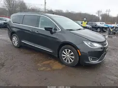 2C4RC1BG8HR757017 2017 CHRYSLER PACIFICA