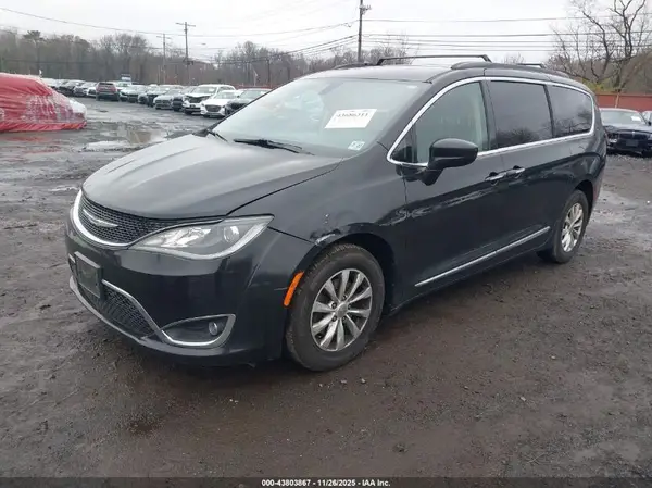 2C4RC1BG8HR757017 2017 CHRYSLER PACIFICA - Image 2