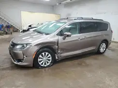 2C4RC1BG8HR758944 2017 CHRYSLER PACIFICA