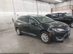 2C4RC1BG8HR762556 2017 CHRYSLER PACIFICA