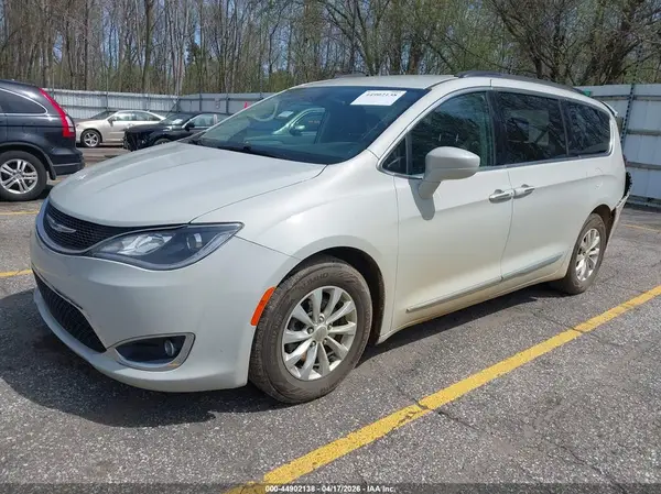 2C4RC1BG8HR771872 2017 CHRYSLER PACIFICA - Image 2