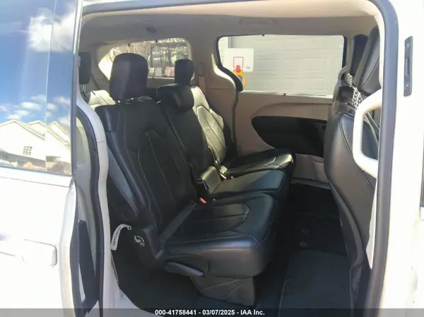 2C4RC1BG8HR785447 2017 CHRYSLER PACIFICA - Image 8