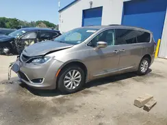 2C4RC1BG8HR785562 2017 CHRYSLER PACIFICA