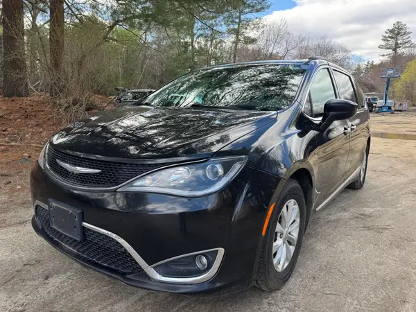 2C4RC1BG8HR794164 2017 CHRYSLER PACIFICA - Image 2