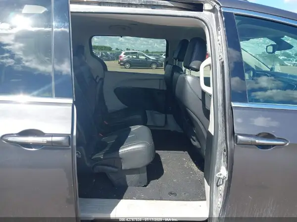 2C4RC1BG8HR794987 2017 CHRYSLER PACIFICA - Image 8