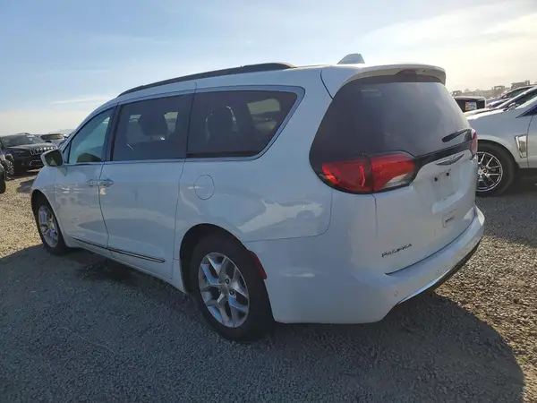 2C4RC1BG8HR795007 2017 CHRYSLER PACIFICA - Image 2