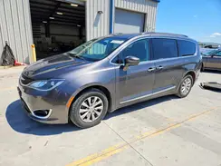 2C4RC1BG8HR795329 2017 CHRYSLER PACIFICA