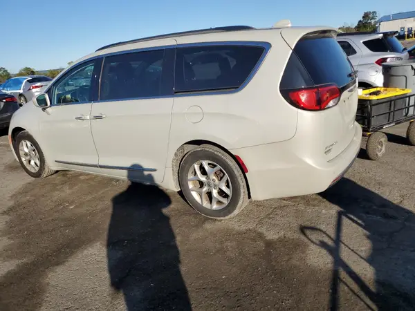2C4RC1BG8HR796402 2017 CHRYSLER PACIFICA - Image 2