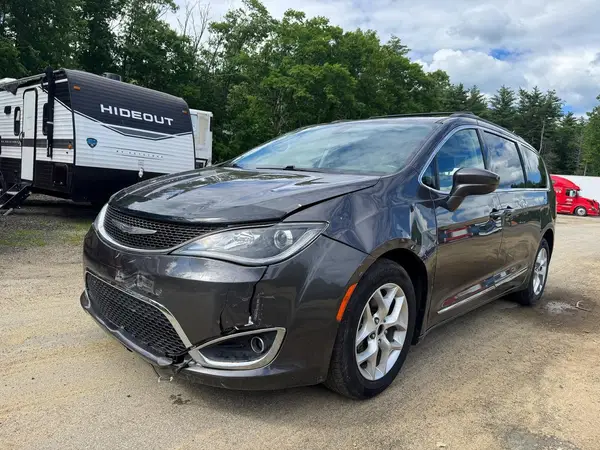 2C4RC1BG8HR803588 2017 CHRYSLER PACIFICA - Image 2