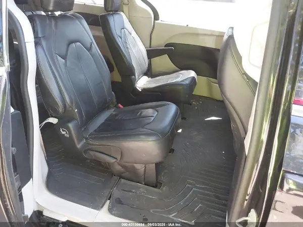 2C4RC1BG8HR809536 2017 CHRYSLER PACIFICA - Image 8