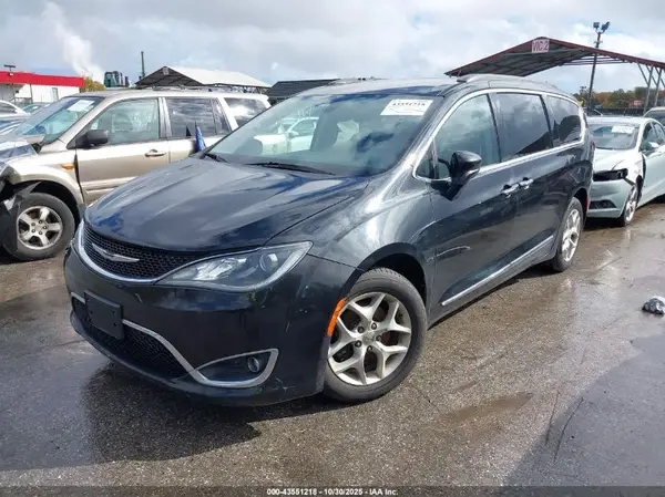 2C4RC1BG8HR810010 2017 CHRYSLER PACIFICA - Image 2