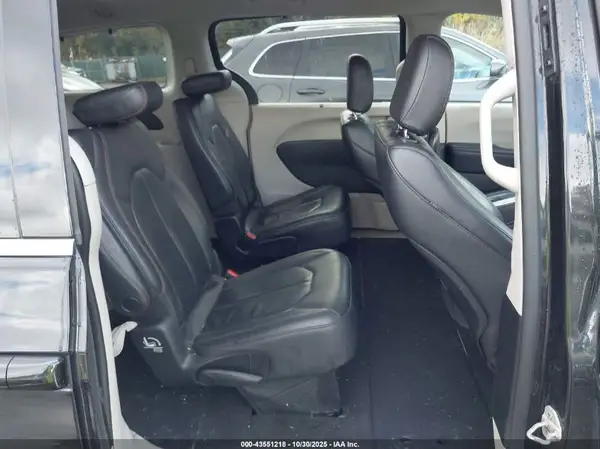 2C4RC1BG8HR810010 2017 CHRYSLER PACIFICA - Image 8